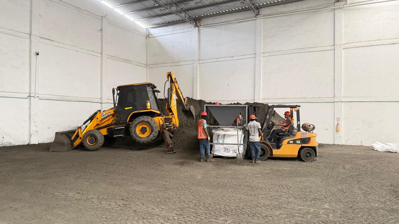 Operación real de carga minera y Big Bags en bodega de EB Soluciones